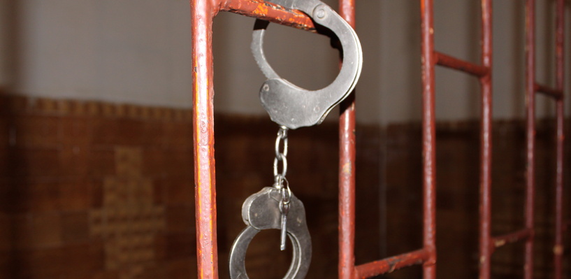 В Омске педофила приговорили к 7,6 годам лишения свободы за 22 связи с девочками