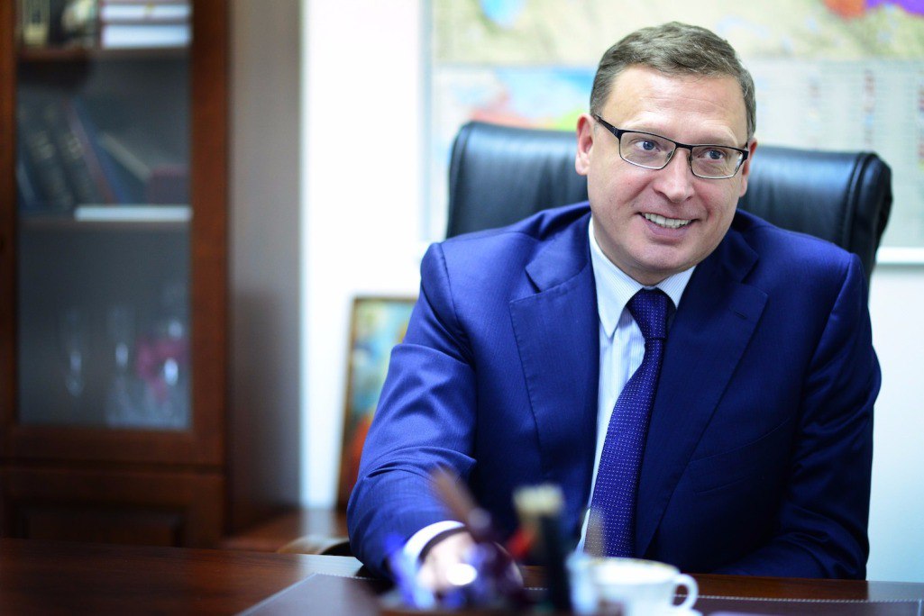 Для омского губернатора провели экскурсию по коридорам власти Для омского губернатора провели экскурсию по коридорам власти
