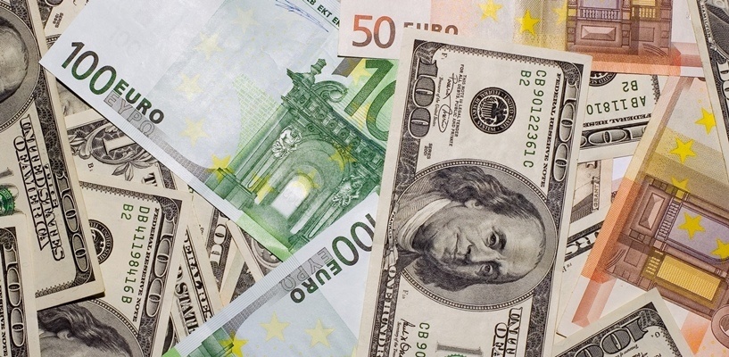 Курс валют: доллар вернулся к отметке в 63 рубля, евро — 72 рубля
