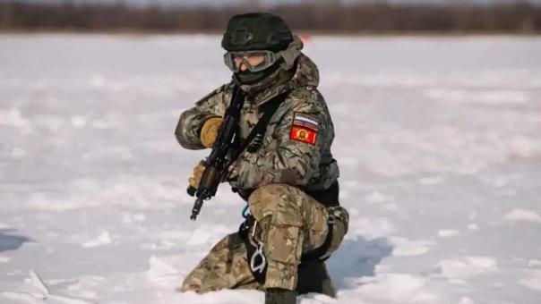 Реанимировал 40 минут: сотрудник Омской таможни спас мужчину на набережной Волги в Самаре
