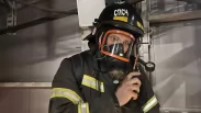 Пожар в многоэтажке в Новосибирске: спасатели вывели из квартиры ребёнка и трёх взрослых