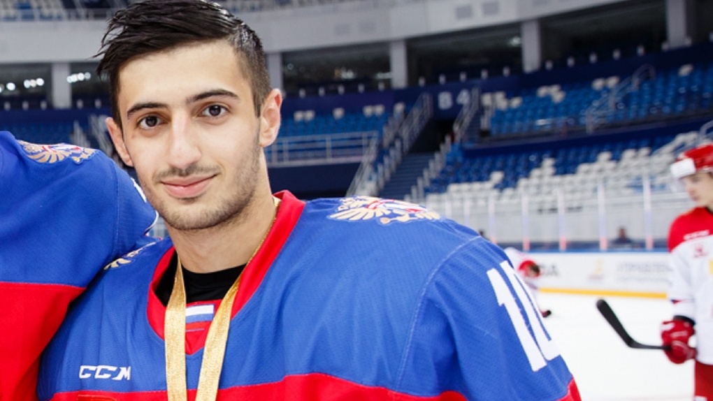 манукян хоккеист