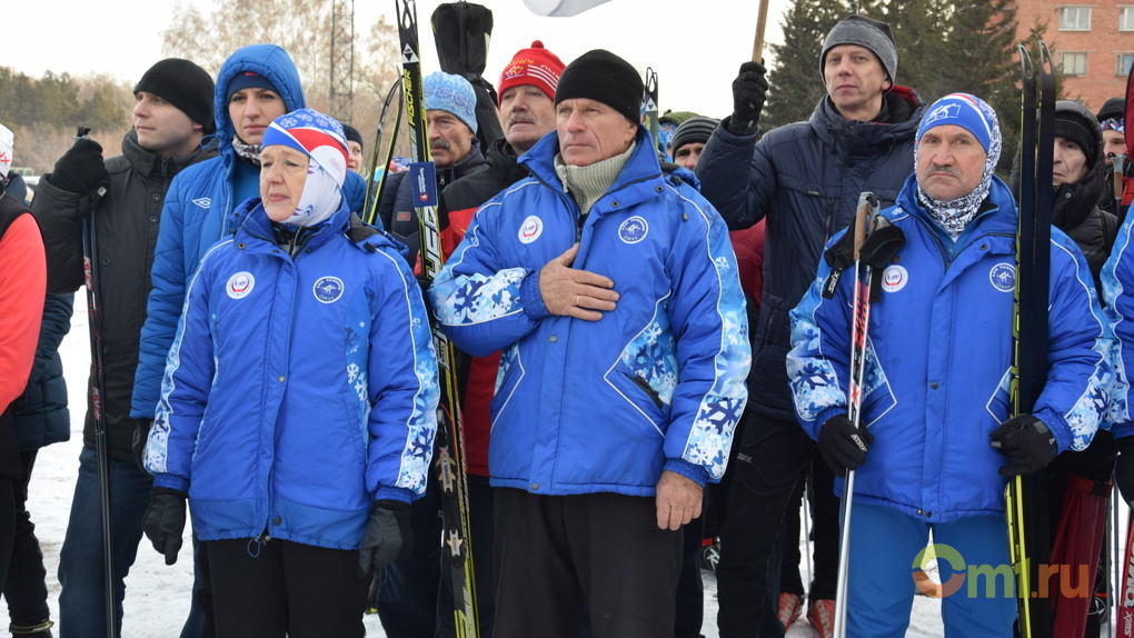 Глава Омской области Бурков требует разрешить пожилым лыжникам кататься бесплатно