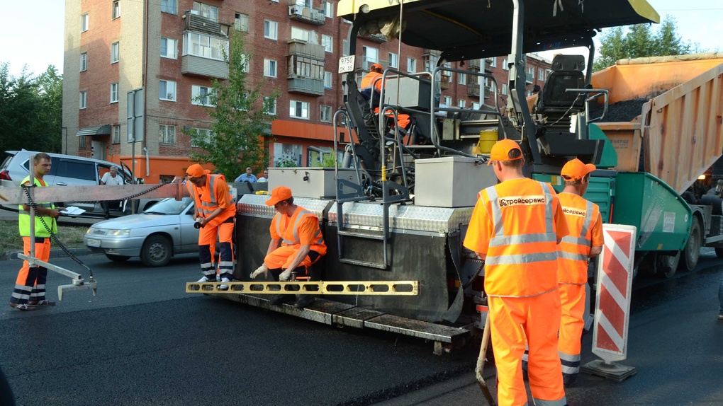 В Омске начнут мыть дороги особым шампунем В Омске начнут мыть дороги особым шампунем