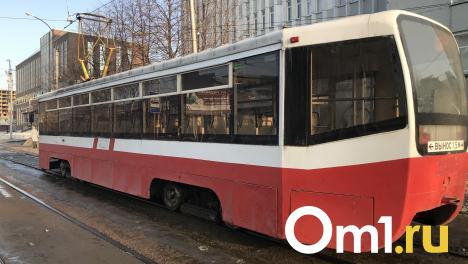 Водитель трамвая чуть не погибла от удара током в Новосибирске