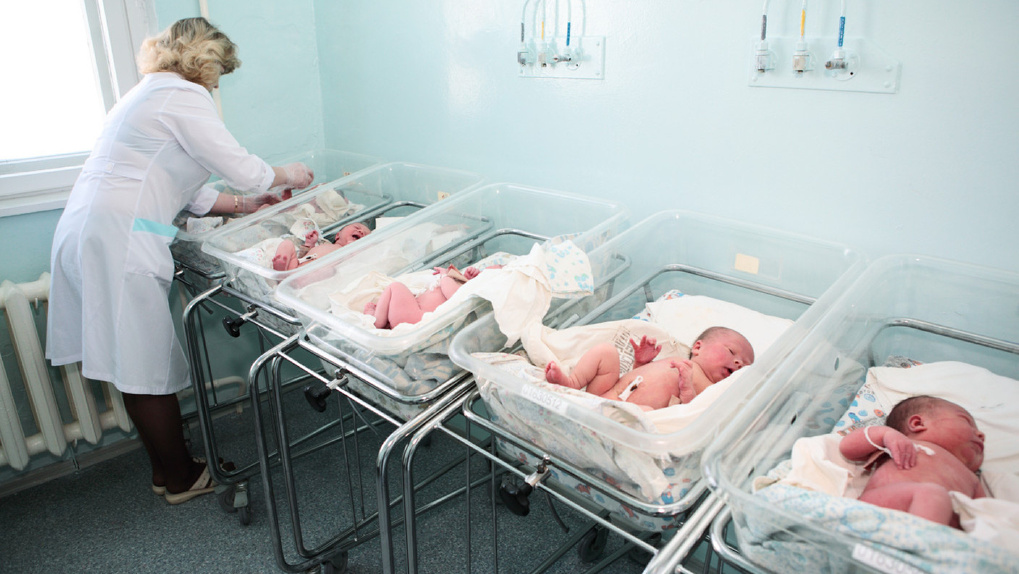 В Омской области сильнее всего в Сибири упала рождаемость