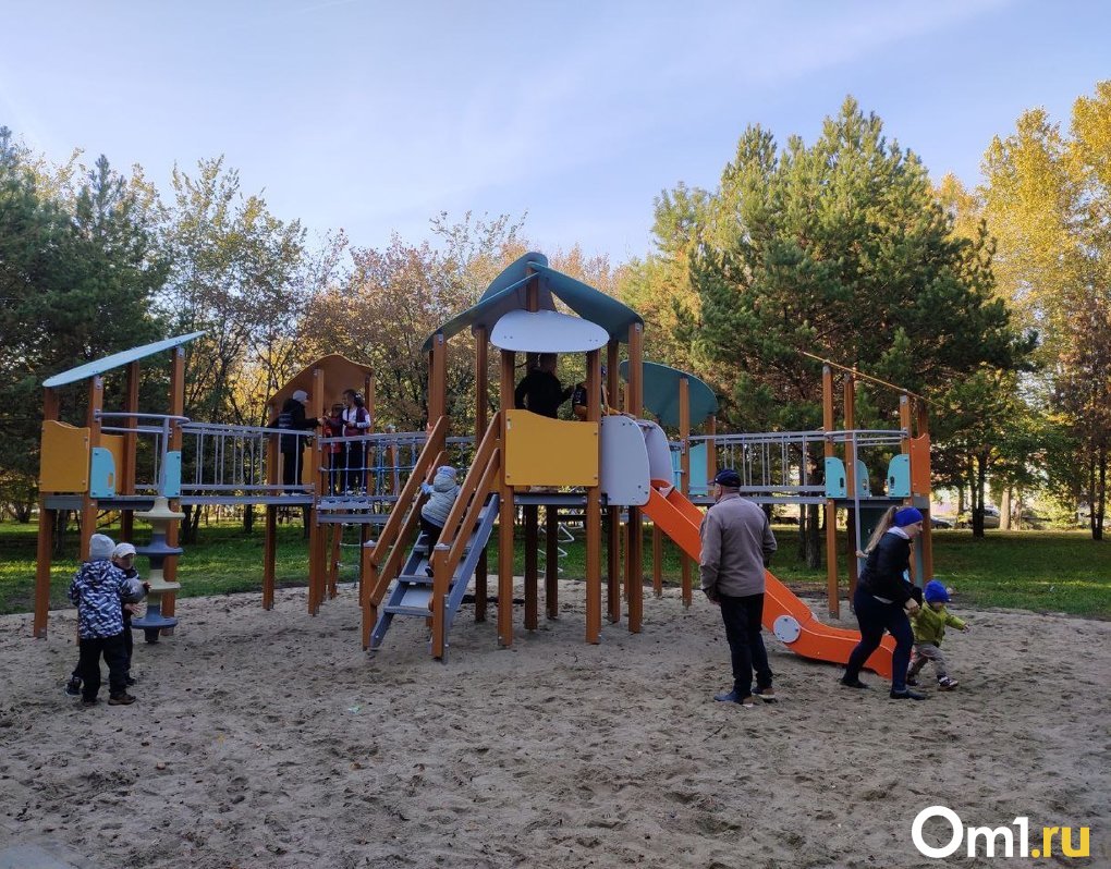 Большую детскую площадку открыли в Кировском районе Новосибирска
