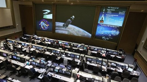 Космонавты вернулись на Землю после самой долгой в истории миссии на МКС