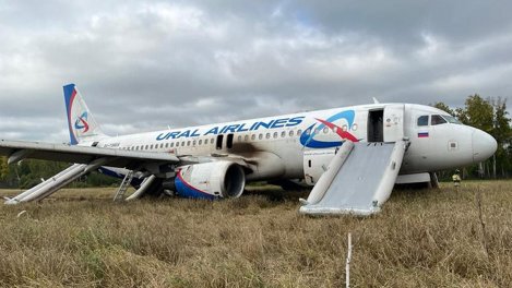 Откуда копоть на фюзеляже? Отвечаем на вопросы об аварийной посадке самолёта с омичами в пшеничном поле