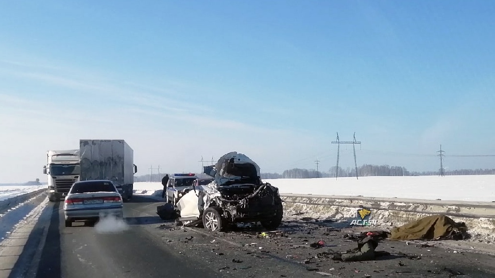 Страшное ДТП на трассе под Новосибирском: 24-летний водитель скончался после столкновения трёх машин