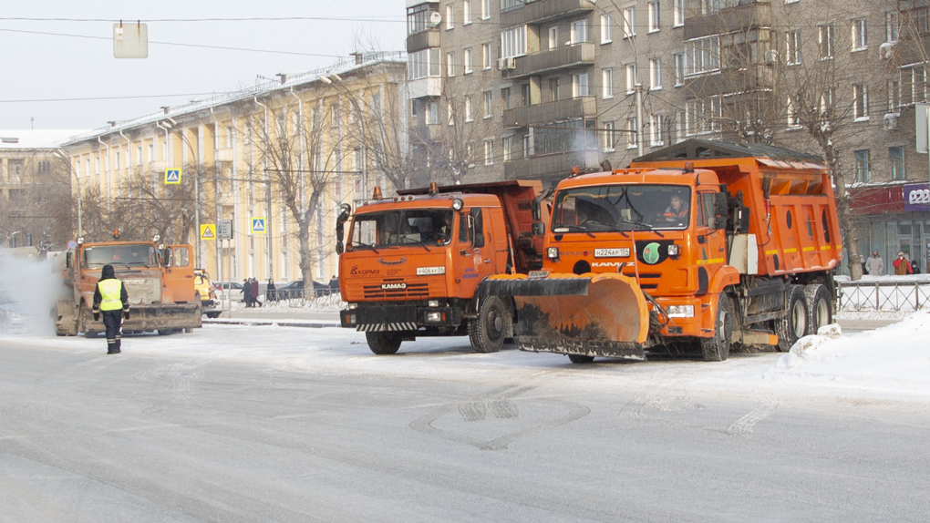 14 универсальных погрузчиков для уборки дорог появятся в Новосибирске
