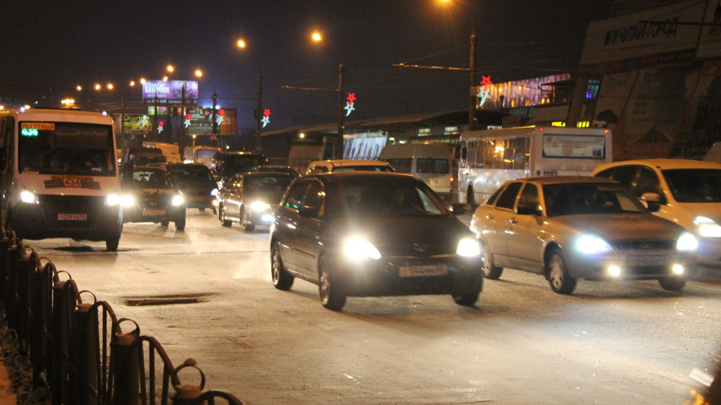 Город стоит: Новосибирск сковали вечерние пробки