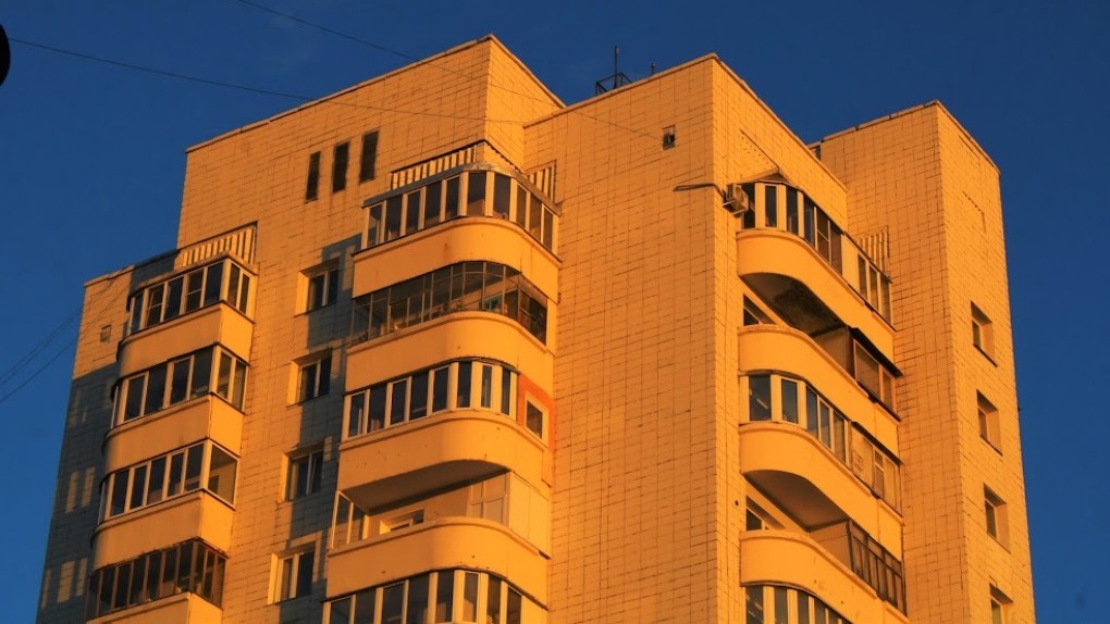 В Омской области купят 30 квартир для сирот